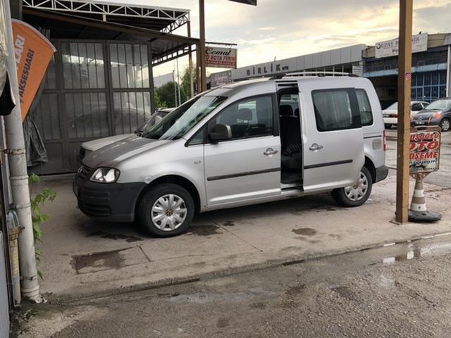 Caddy döşeme yırtık tamiri