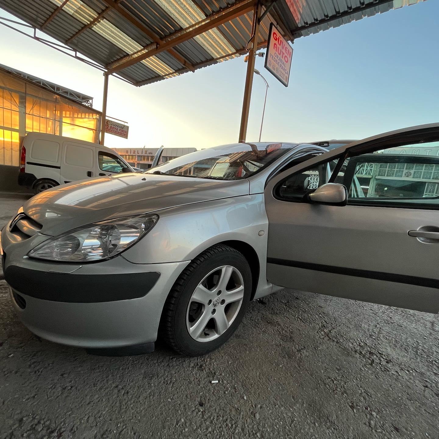 Peugeot 307 tavan döşemesi değişimi